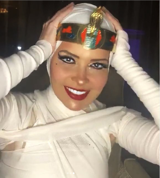 Gloria Trevi confundió a los fans por su disfraz de Halloween.