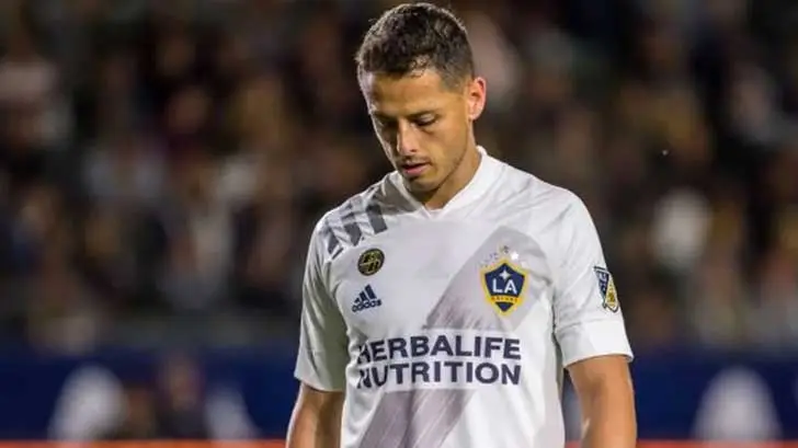 Chicharito Hernández ofrece disculpas a la afición por su bajo rendimiento