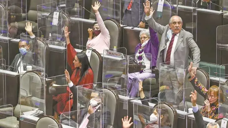 Aprueban reelección sin pedir licencia y con apoyos de la Cámara