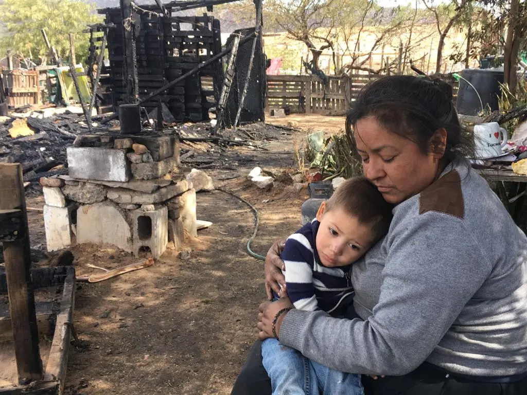 Incendio deja a cuatro familias sin hogar en la invasión Guayacán