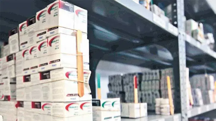Abandonan en Azcapotzalco 27 bolsas con medicamentos oncológicos