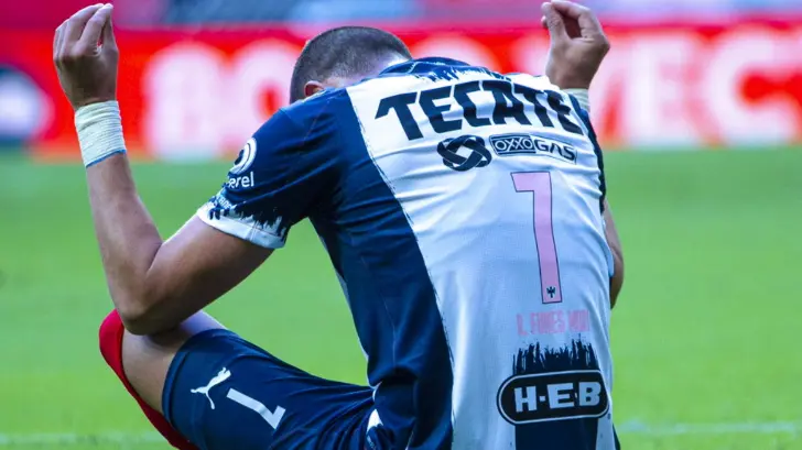 El Monterrey avanza pero no convence