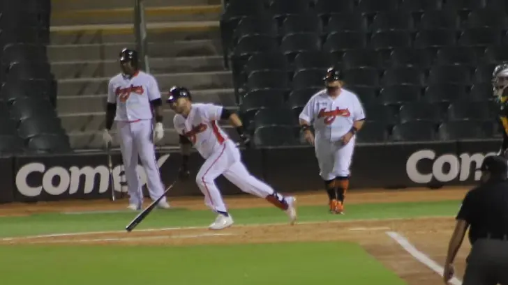 Naranjeros abren con triunfo en casa