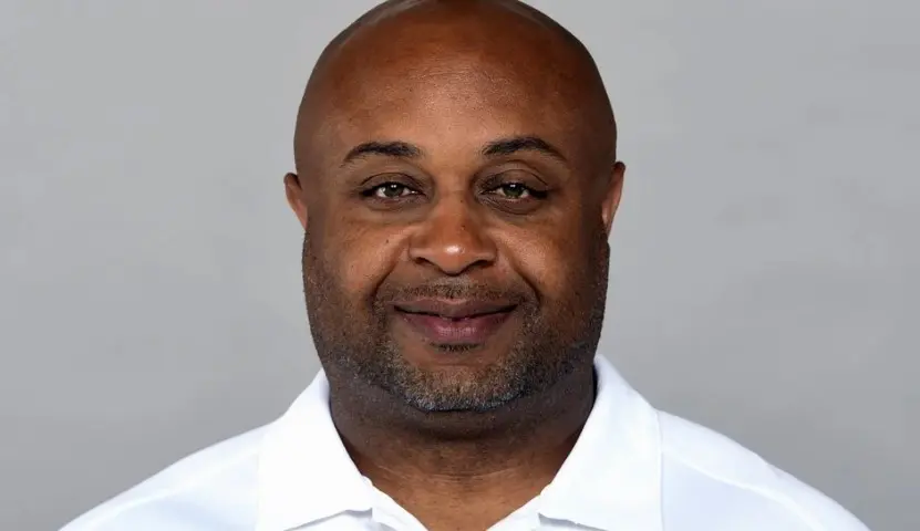 Coach de Broncos no viaja para enfrentar a Patriots