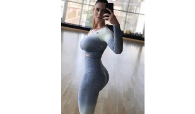Lucia Javorcekova se burla de la censura