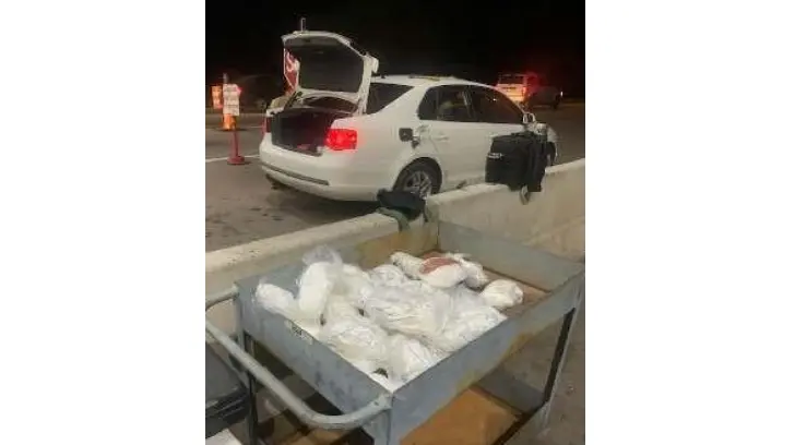 Encuentran 14 kilos de metanfetaminas en tanque de gasolina en retén migratorio