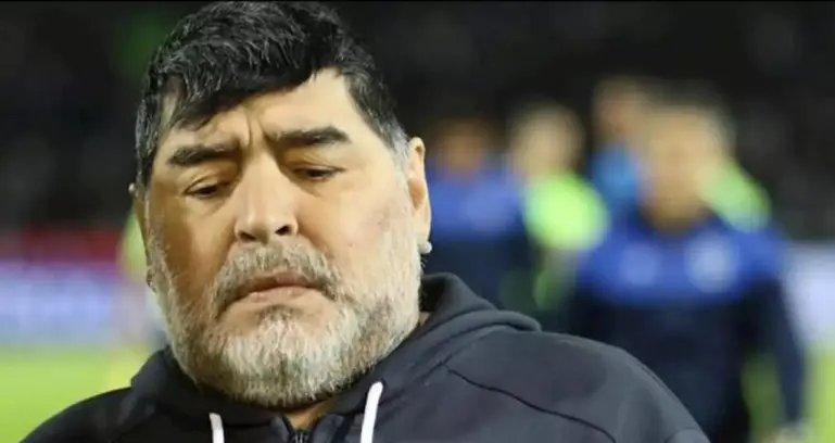 El mundo llora a Diego Armando Maradora