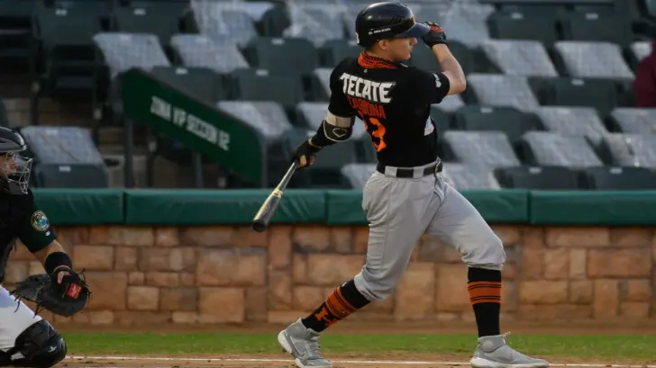 Naranjeros arranca con barrida la segunda vuelta; derrotan a los Cañeros en extra innings