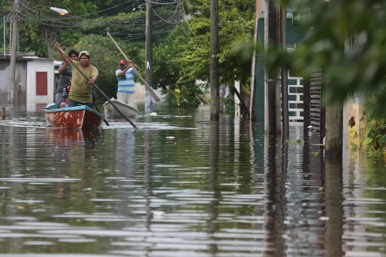 AMLO llega a Tabasco para supervisar afectaciones por inundaciones