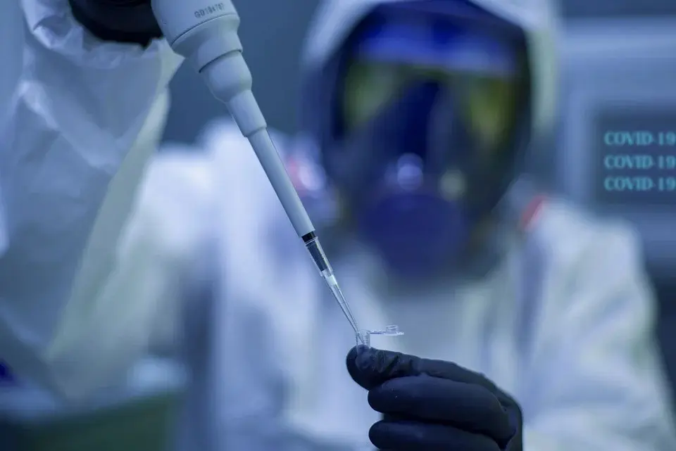 Pfizer tiene resultados finales para pedir aprobación de vacuna