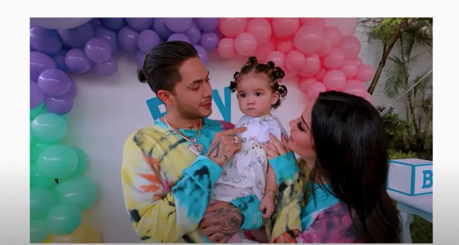 Kimberly Loaiza y JD Pantoja relevan el sexo de su bebé