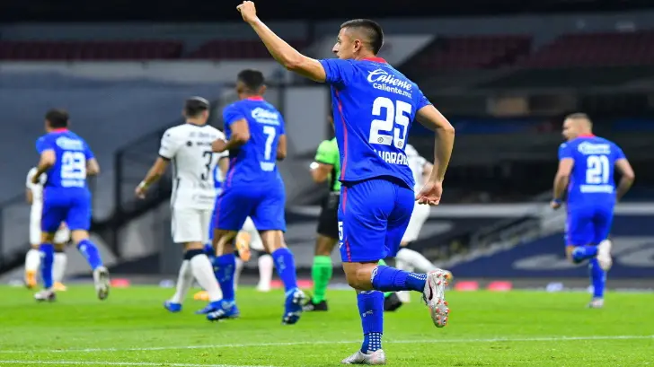 VIDEO ¡Máquina arrolladora! Cruz Azul golea 4-0 a los Pumas en el Azteca
