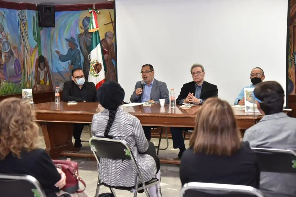 Juan Manz presenta su nuevo libro en Cajeme