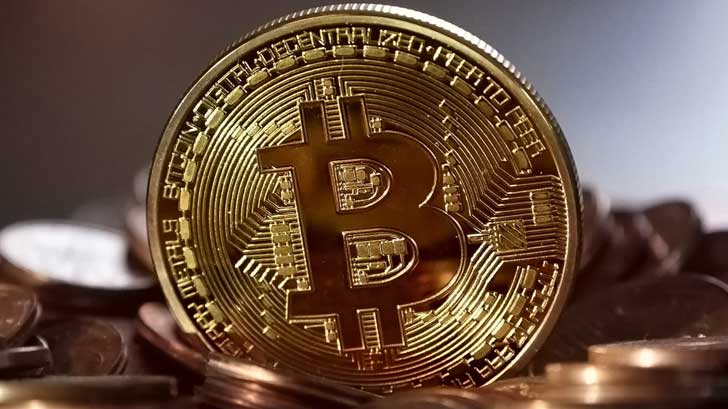 Bitcoin rompe los 100 mil dólares impulsado por expectativas regulatorias