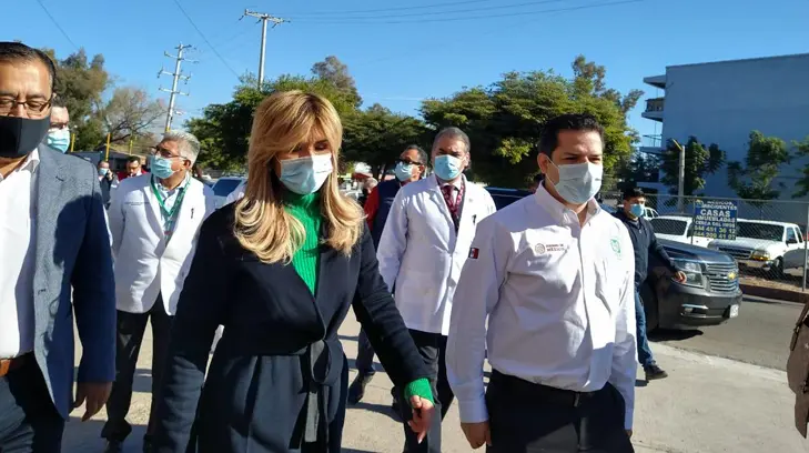 Gobernadora Pavlovich supervisa aplicación de la vacuna antiCovid en Ciudad Obregón
