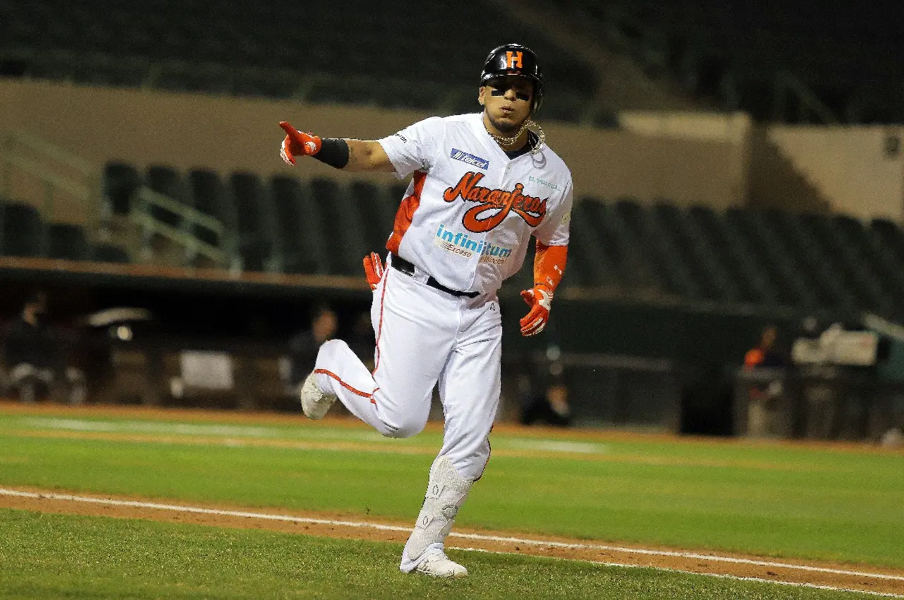 Paredes y Oramas comandan victoria