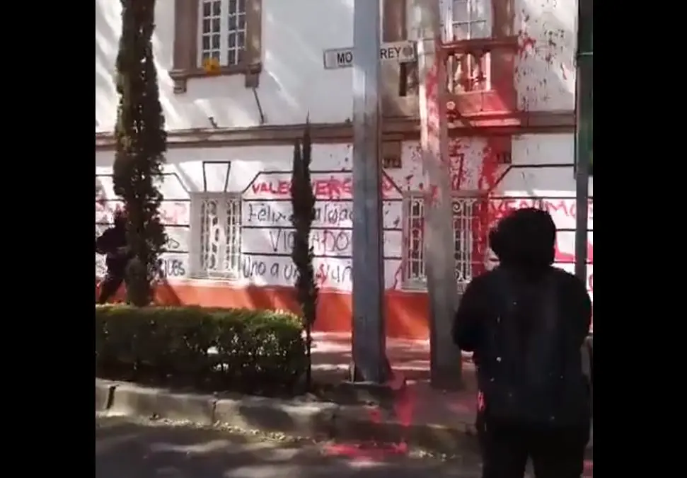 Justicia. Violador, Félix Salgado; colectivos se manifiestan en sede de Morena contra Macedonio