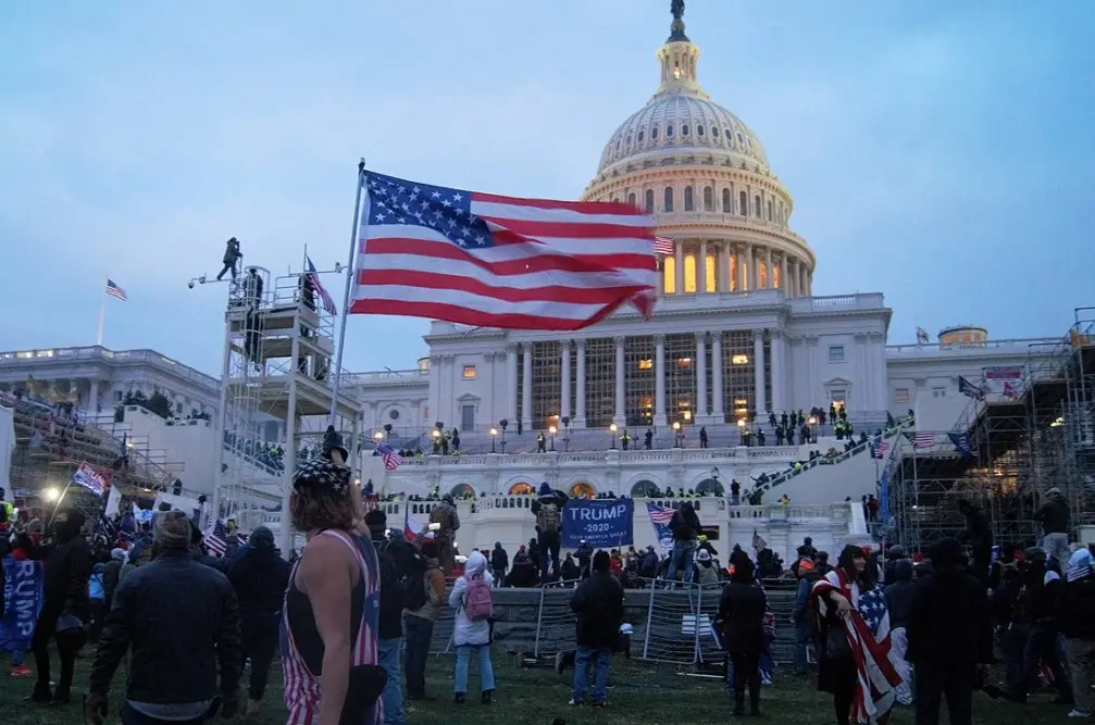 Exjefe de gabinete de Trump comparecerá por asalto a Capitolio 