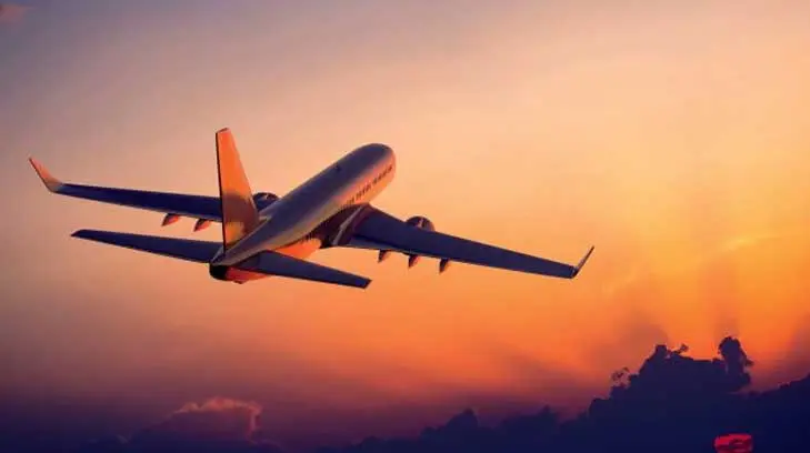 La cantidad máxima de dinero que se puede llevar en un avión