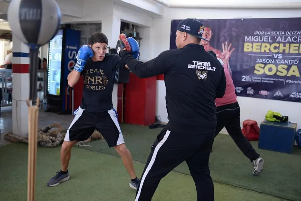Noé Robles va por el ring extranjero