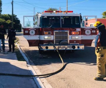 Quiso ahuyentar a los mosquitos, pero provocó un incendio