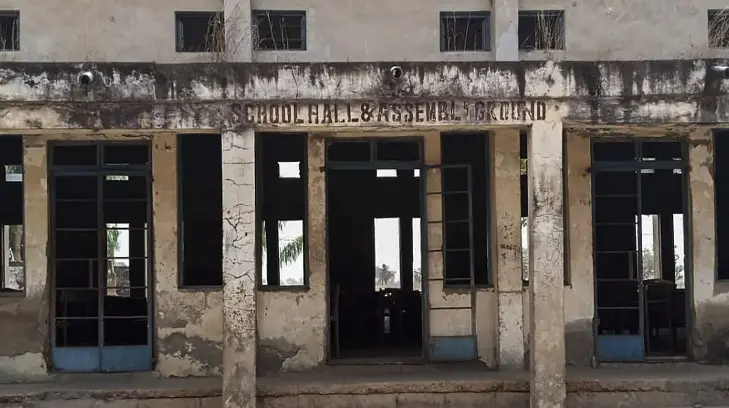 Secuestran 300 niñas en colegio de Nigeria; es el segundo esta semana