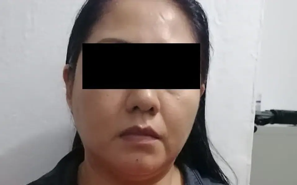 Detienen a maestra acusada de abusar a cinco menores