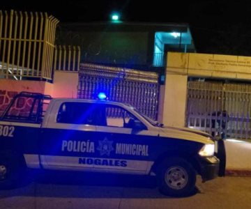 Detienen a dos presuntos narcomenudistas en calles de Nogales