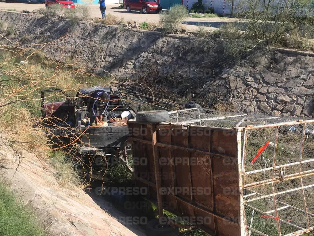 VIDEO - Abuelito se queda dormido y se va al fondo del canal de El Ranchito