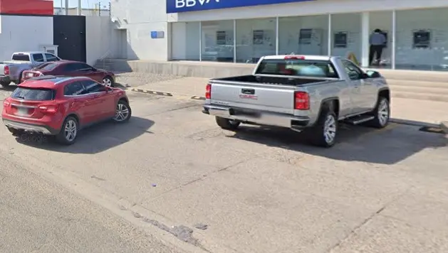 ¡Cuidado! Una mujer pidió ayuda al 911 por lo que encontró en el banco del García Morales