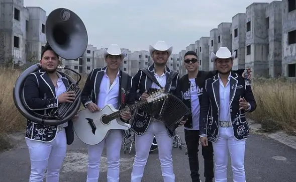 Calibre 50 anuncia colaboración con el rapero MC Davo