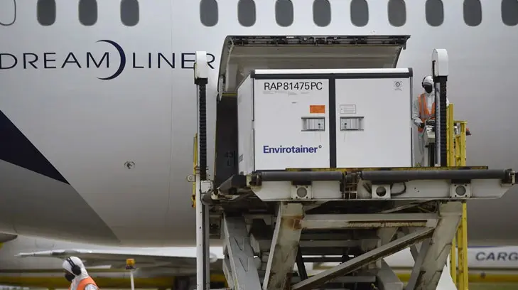 Decomisan más de 5 mil vacunas rusas Sputnik V en Aeropuerto de Campeche