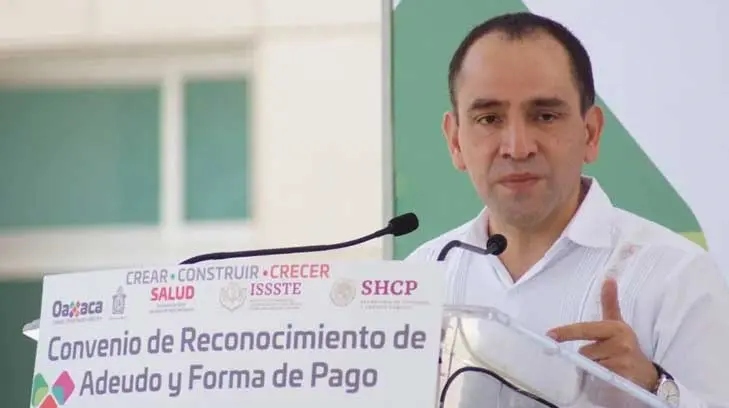Inicia envasado de AztraZeneca en México; se suma al de CanSino: SHCP
