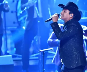 Cancelan visas de trabajo a Julión Álvarez y posponen concierto en Texas