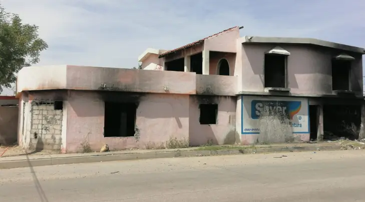 Vecinos de Lomas de Madrid reportan casa abandonada que los pone en peligro