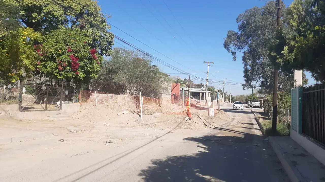 A más de 100 años de su fundación, la tierra en las calles del Palo Verde reina en la colonia