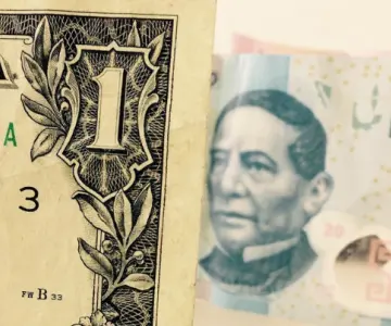Precio del dólar abre la semana en 19.55 pesos ante acuerdo de aranceles