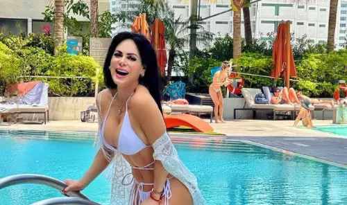 Maribel Guardia posa en diminuto bikini