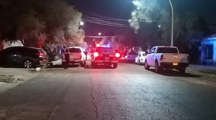 Despoja celular a chofer de unidad de alquiler en colonia Las Amapolas