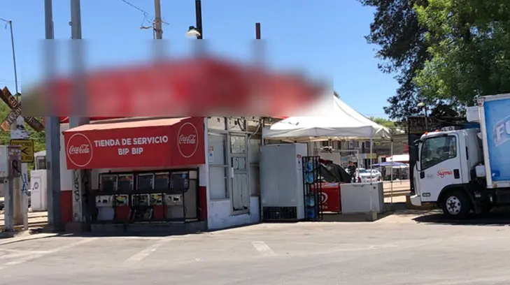 Sin temerla ni deberla lo balean en una tienda de Nogales