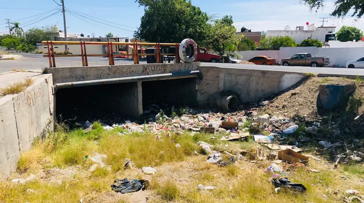 Canal de Villas del Pitic se convierte en un tormento para los vecinos