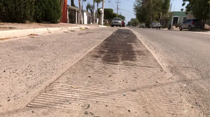 Alcantarillas tapadas preocupan a vecinos de Navojoa