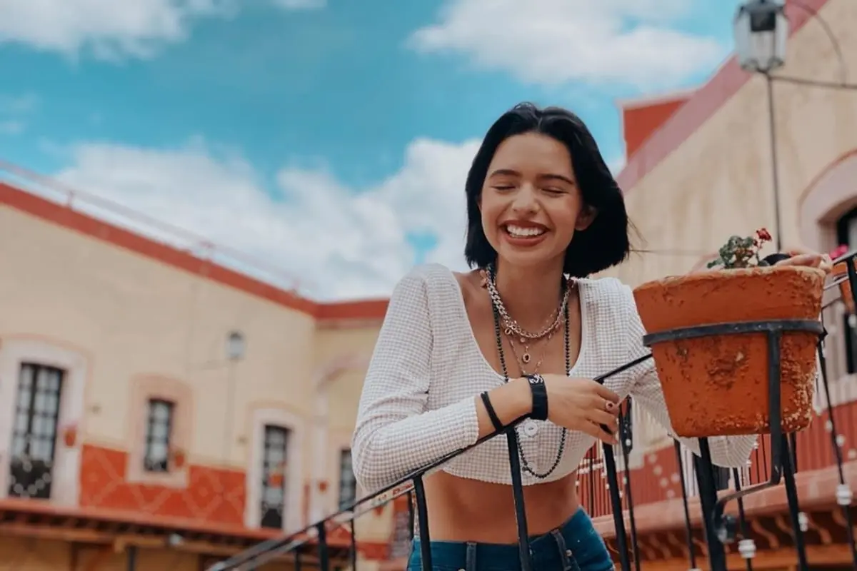 Ángela Aguilar abre su corazón con buena vibra