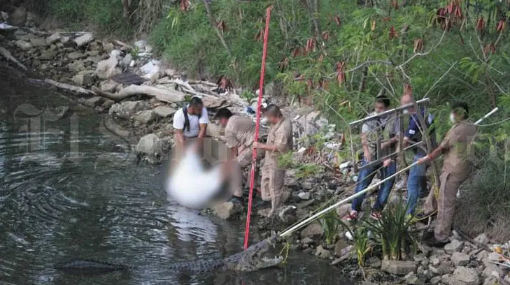 Lavaba su ropa en el canal cuando de pronto un cocodrilo la mató