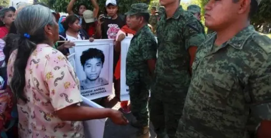Llegó el día: inician investigación al Ejército Mexicano por caso Ayotzinapa