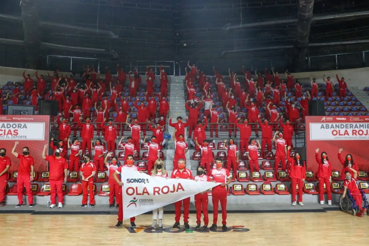 Abanderan a los atletas de la Ola Roja para participar en Juegos Conade 2021
