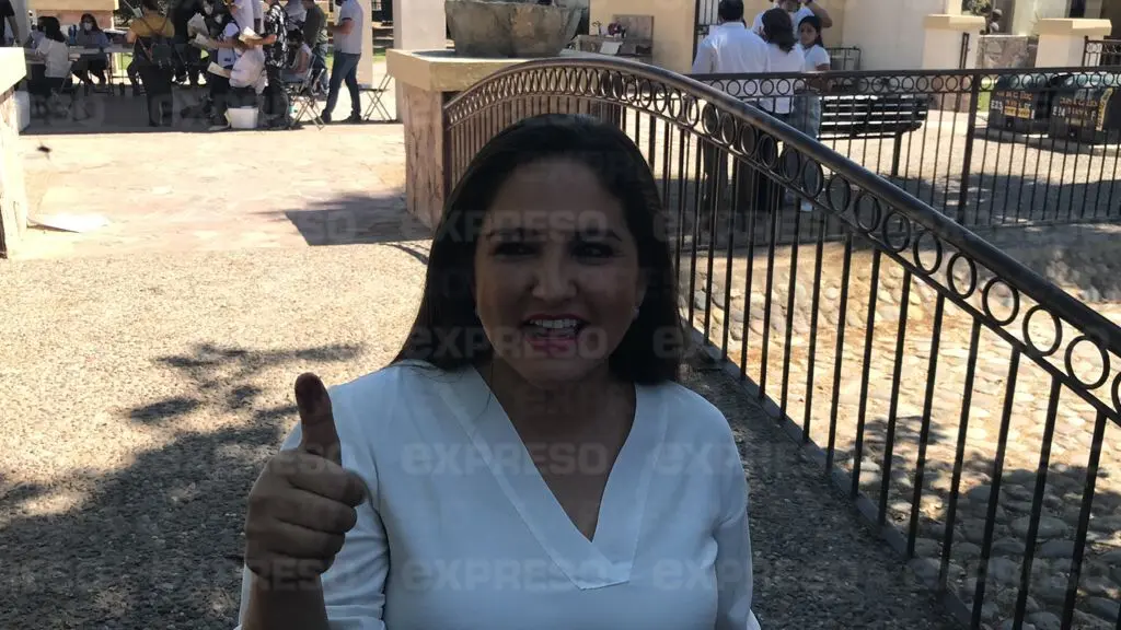 VIDEO - Célida López llega a votar y pide participar en estas elecciones históricas
