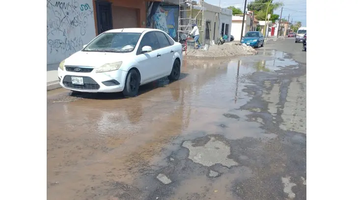 Fuga es un dolor de cabeza para los vecinos de la colonia Centro en Ciudad Obregón