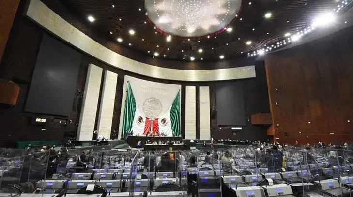 Diputados avalan en lo general retrasar un mes reforma de outsourcing
