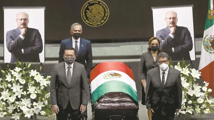 Así le dieron el último adiós a René Juárez en San Lázaro